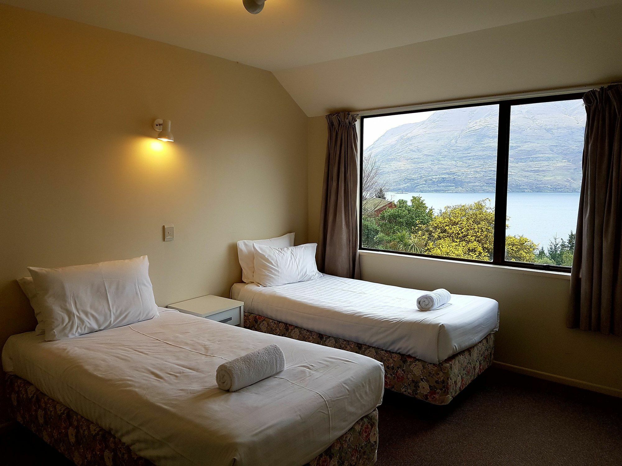 Queenstown Lakeview Holiday Home-5Mins To Town Buitenkant foto