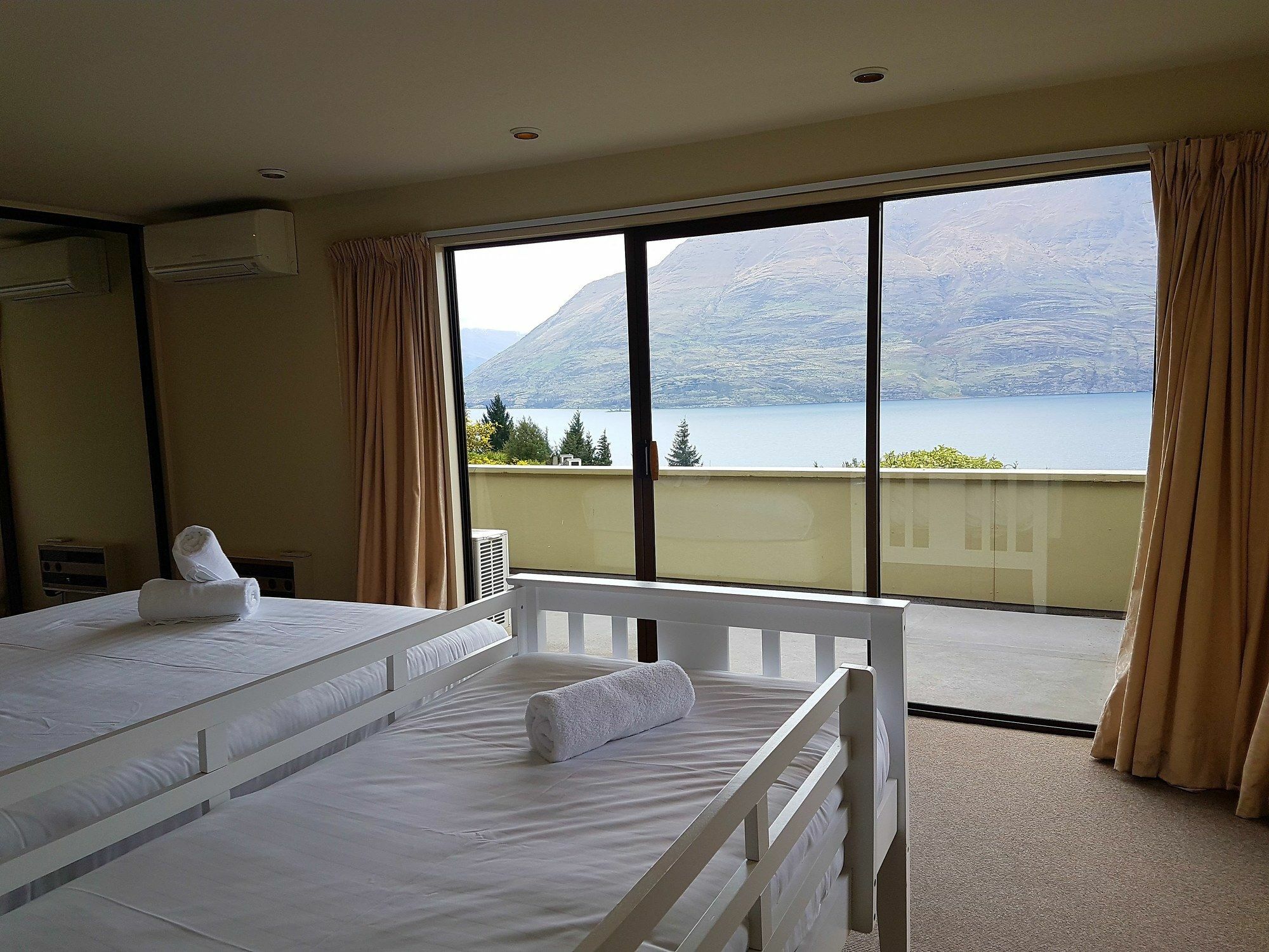 Queenstown Lakeview Holiday Home-5Mins To Town Buitenkant foto
